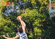 开云体育下载-篮球比赛中球员风采十足，实力超群