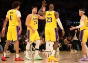 开云体育在线-NBA总决赛精彩绝伦，湖人力克热火夺冠的简单介绍