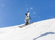 开云体育中国-赛道与球场，火箭淘汰独行侠，F1街道赛上演双线焦点战