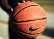 开云APP-雷霆防守锁死北京队，乔治在德甲争冠战接管比赛，双城记的体育启示