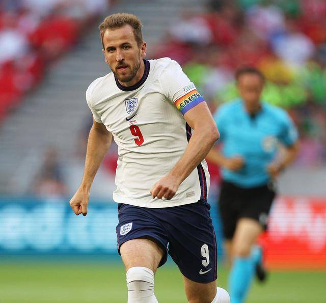 英格兰羽毛球队爆冷日本羽毛球队,陶菲克制霸全场的简单介绍 英格兰羽毛球队爆冷日本羽毛球队,陶菲克制霸全场的简单介绍