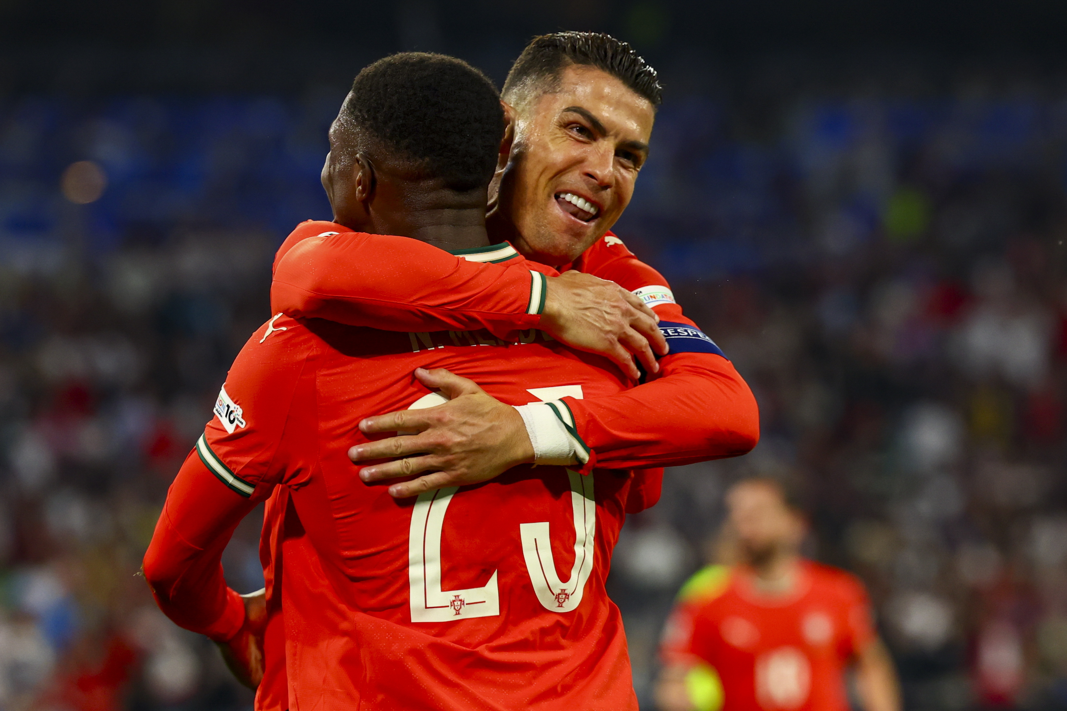 欧国联比赛中诞生新的英雄,球迷为之感动 欧国联比赛中诞生新的英雄,球迷为之感动