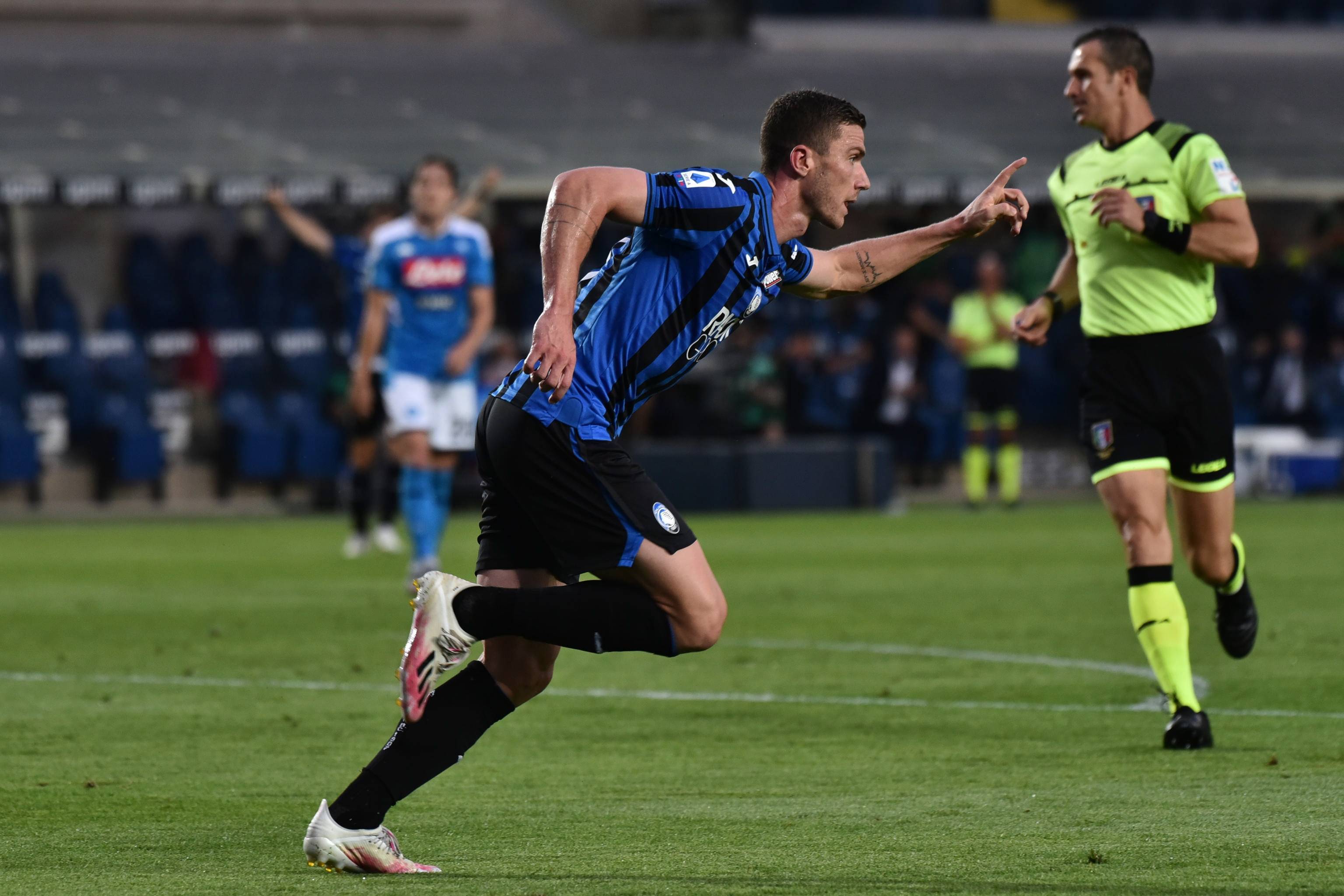 利物浦大胜亚特兰大,跻身欧冠八强 利物浦大胜亚特兰大,跻身欧冠八强