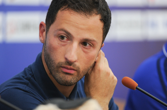 关于沙尔克再次失利,球迷心情低落的信息 关于沙尔克再次失利,球迷心情低落的信息