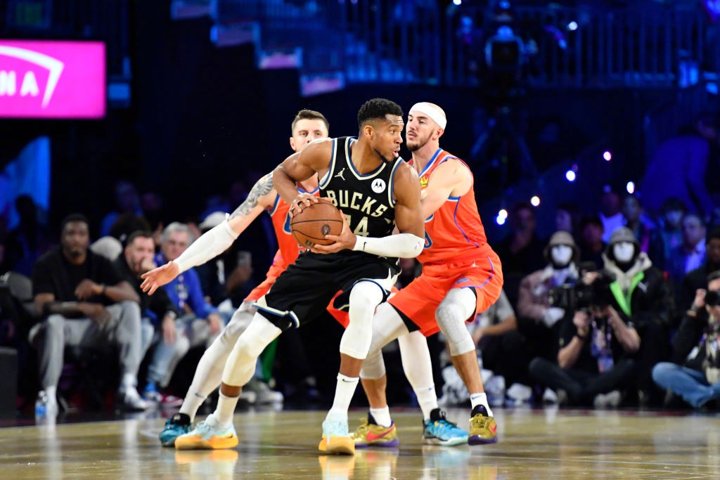 灰熊连胜收官,雄鹿队遭遇连败 灰熊连胜收官,雄鹿队遭遇连败