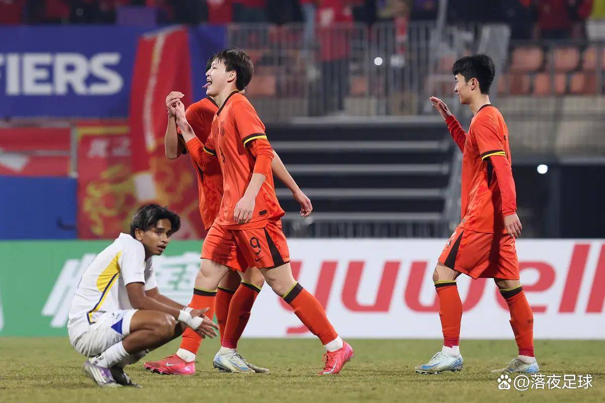 新星闪耀球场,助球队连胜朝冠军进发的简单介绍 新星闪耀球场,助球队连胜朝冠军进发的简单介绍