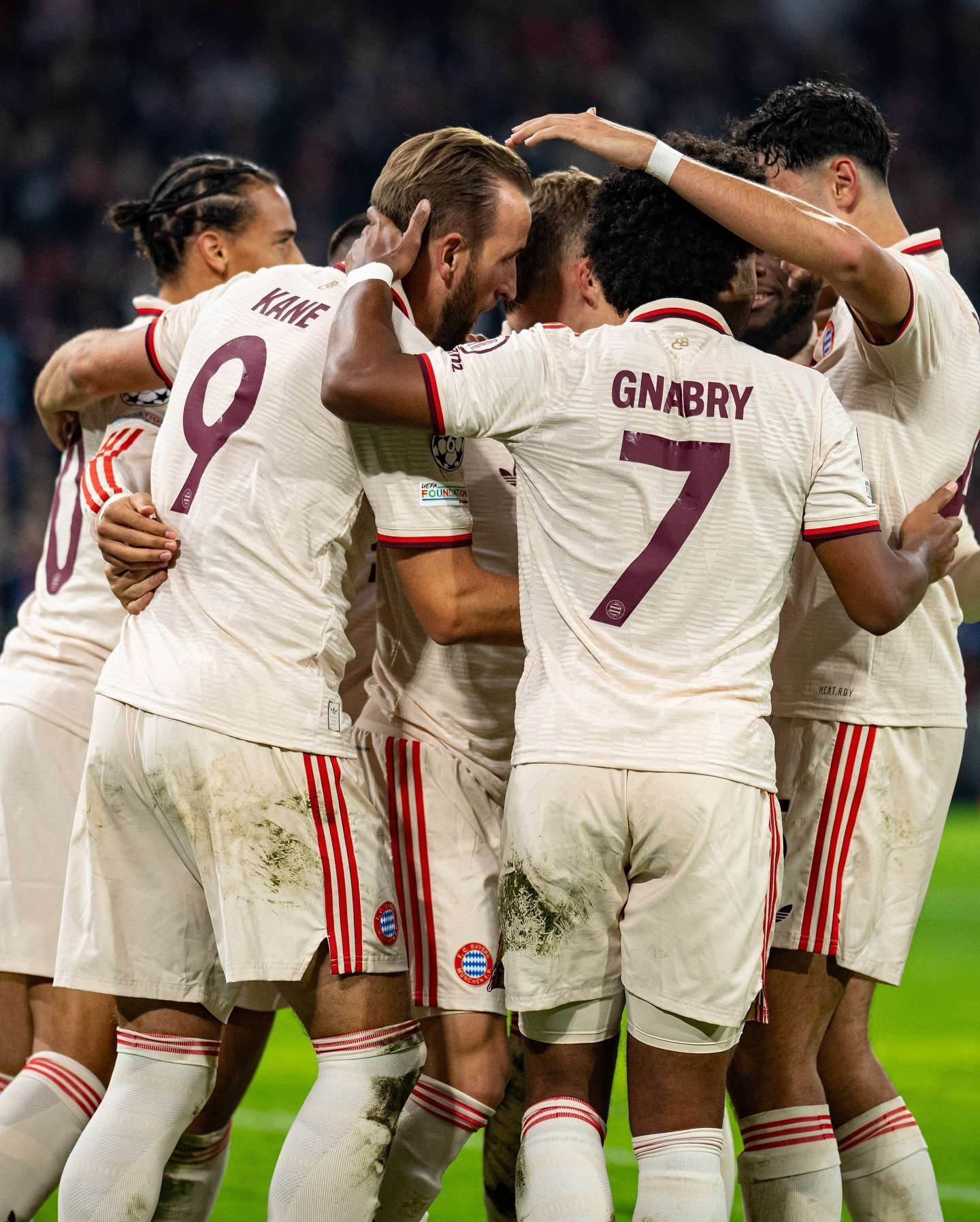 勒沃聚光灯队员专注训练，大胜拜仁慕尼黑的简单介绍