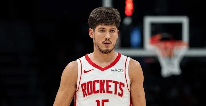 火箭完胜吉林队，塔图姆点燃赛场