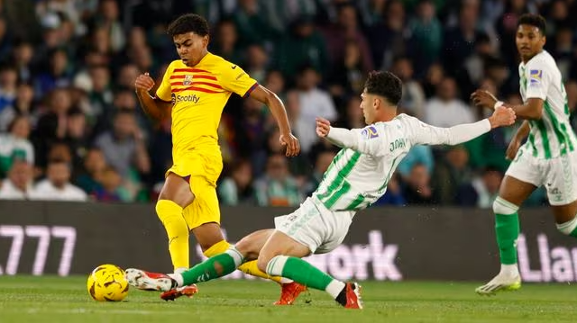 塞内加尔鏖战曼城，佩德里送出助攻