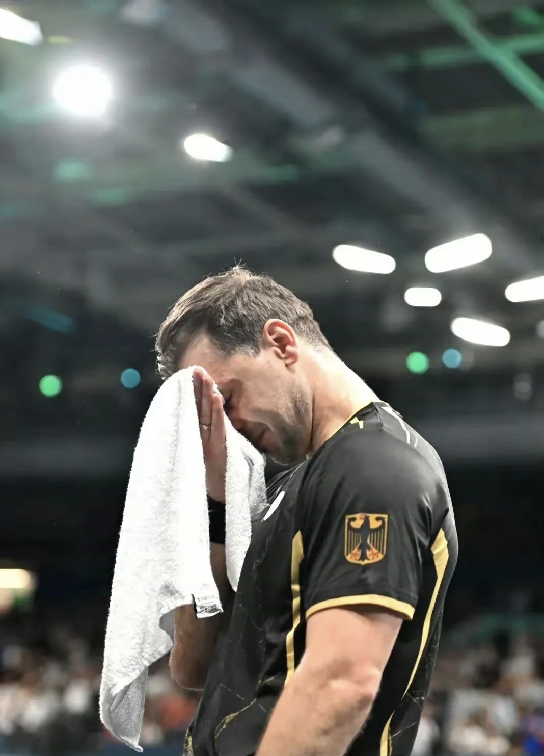 关于英国乒乓球队完胜瑞典乒乓球队，奥恰洛夫高光表现的信息