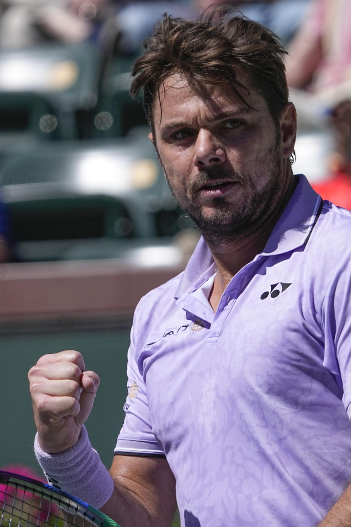 包含日本网球队鏖战西班牙网球队，瓦林卡三分雨点燃全场的词条