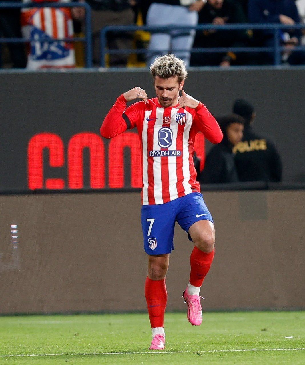 包含马德里竞技豪取三分格列兹曼创奇迹的词条