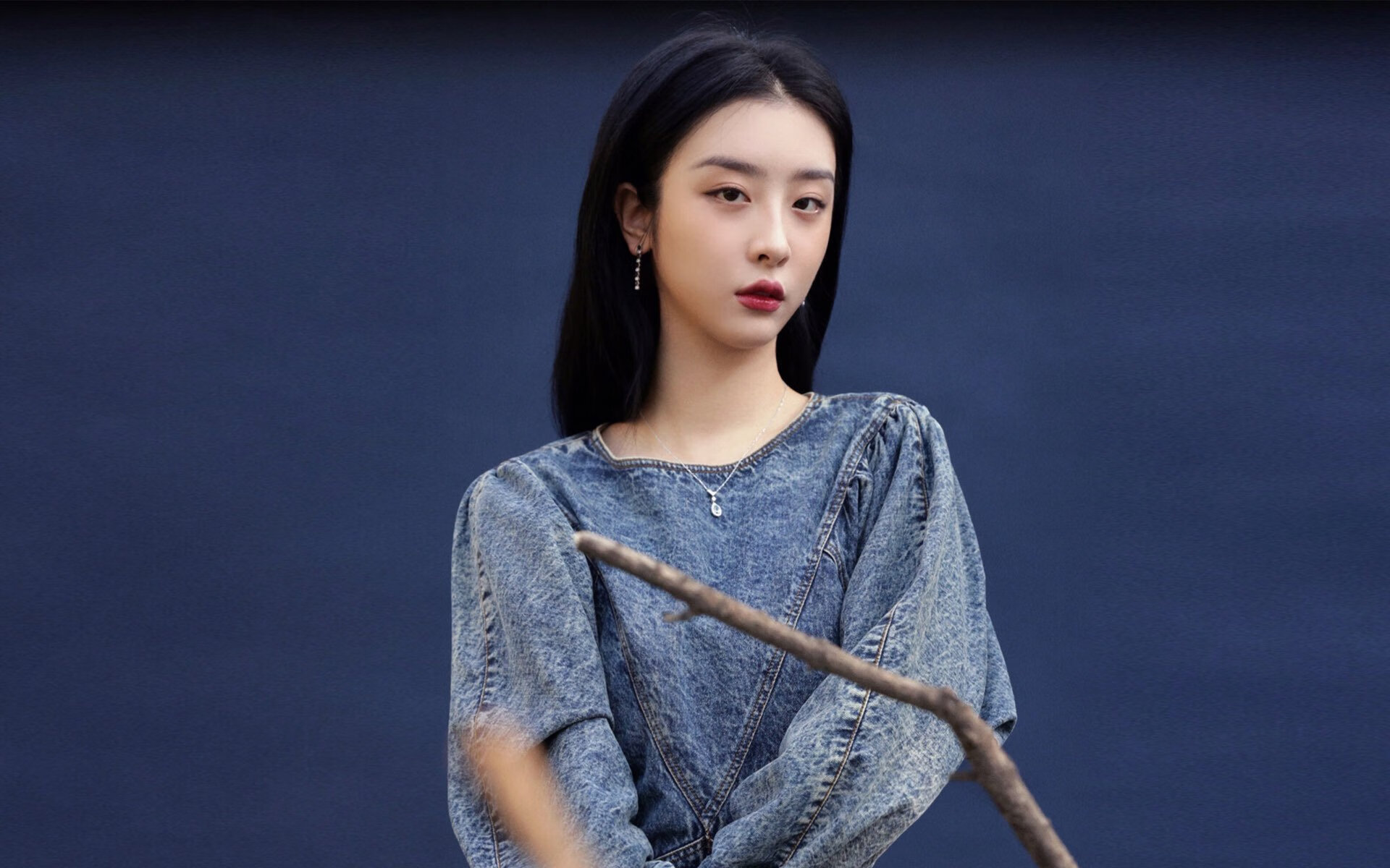 弗拉霍维奇爆发点燃欧战烽火，利物浦血拼瑞士军刀捍卫荣耀