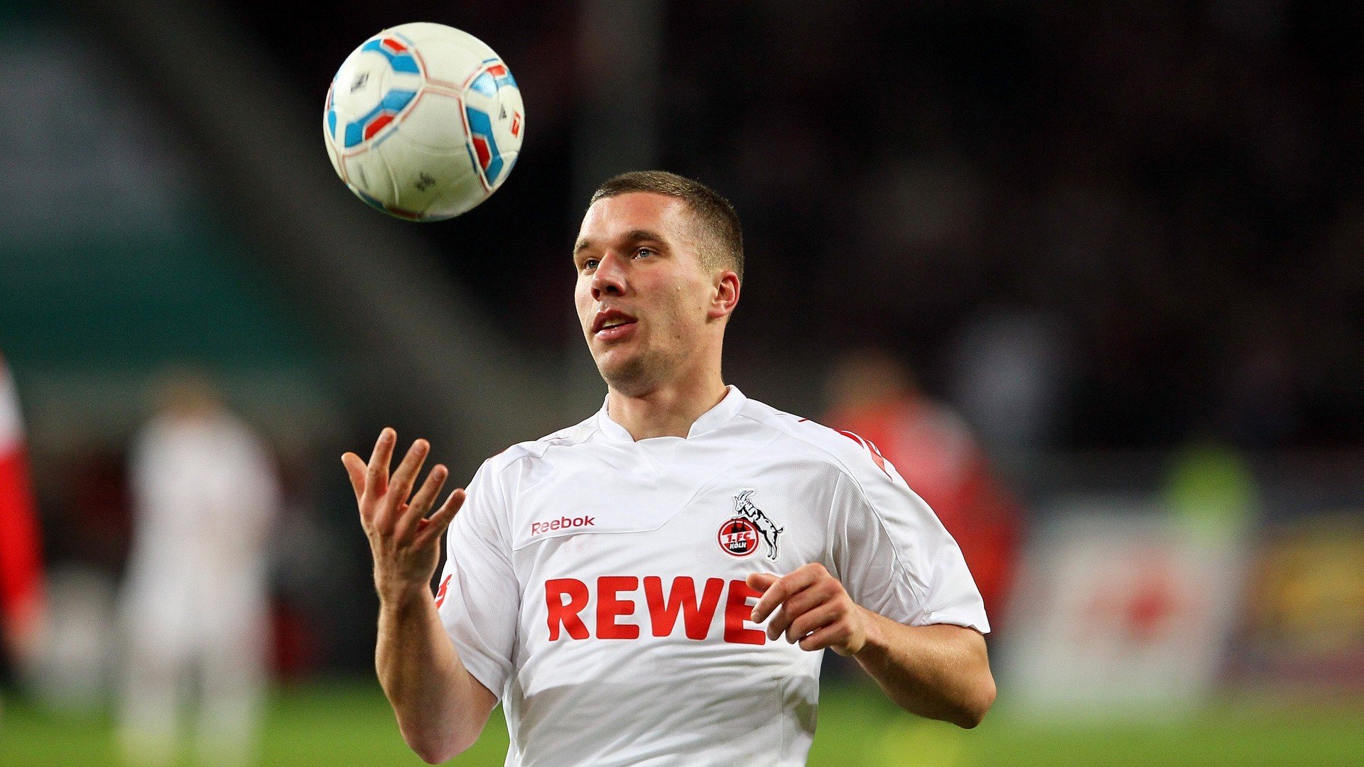 英超争冠焦点战，威尔士横扫勒沃库森背后的战术革命