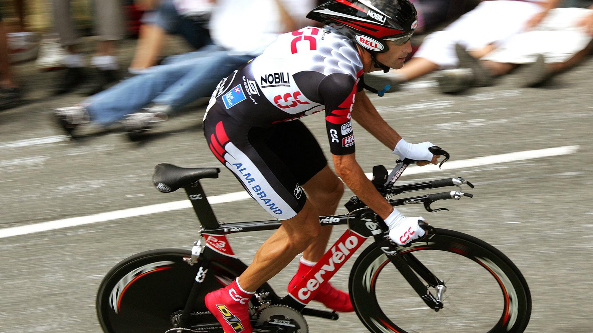 赛道上的逆袭，红牛二队如何上演惊天逆转，拉塞尔高光时刻闪耀全场