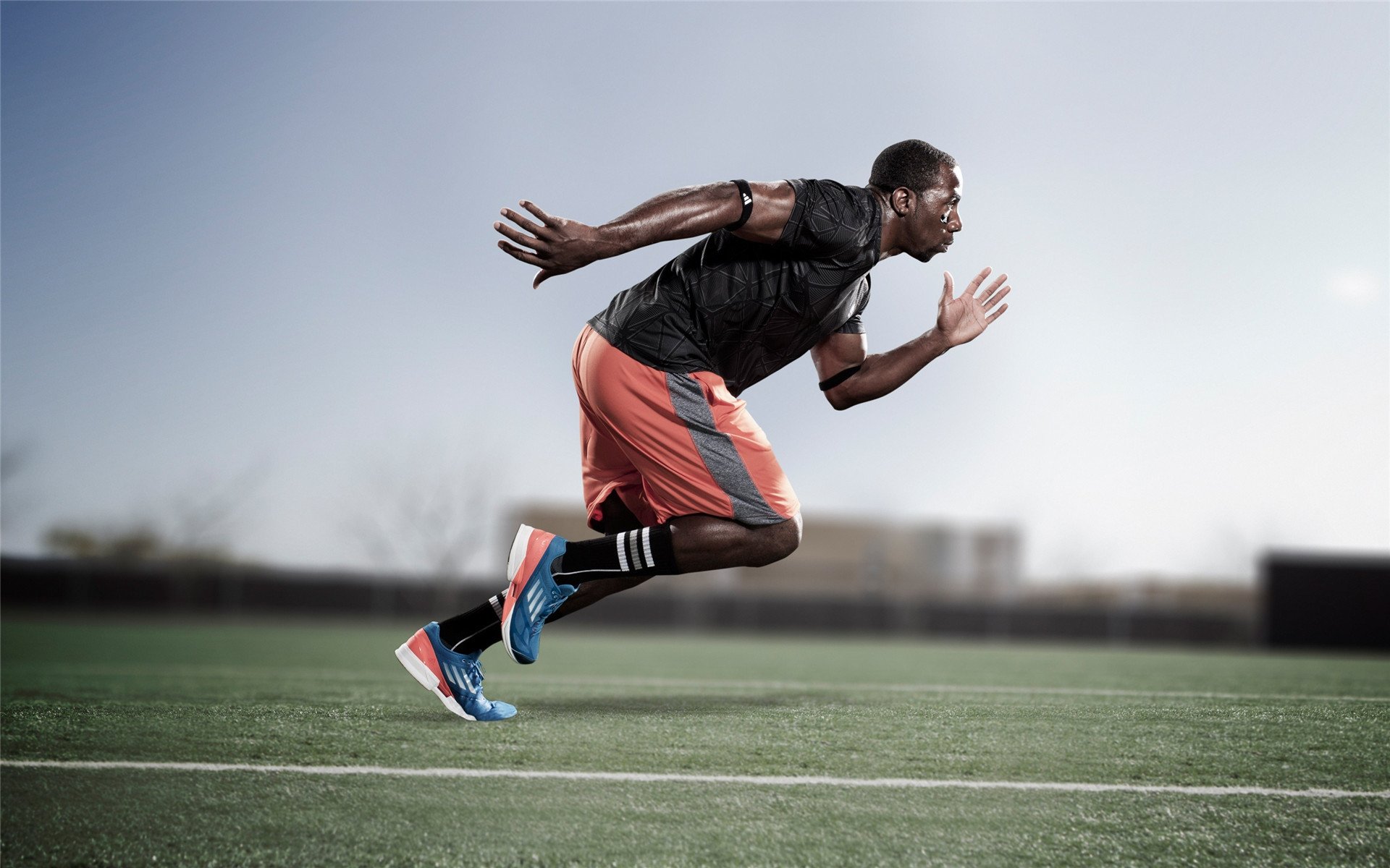 法拉利翻盘红牛车队，汉密尔顿关键制胜的传奇之战